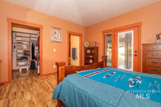 2214 Washington, Caldwell, ID 83605