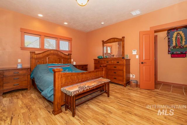 2214 Washington, Caldwell, ID 83605