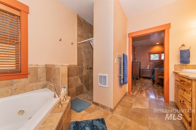 2214 Washington, Caldwell, ID 83605