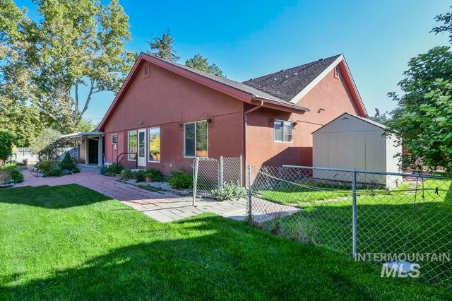 2214 Washington, Caldwell, ID 83605