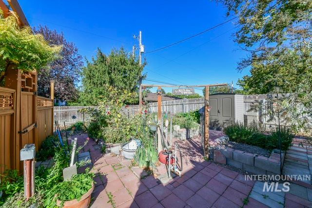 2214 Washington, Caldwell, ID 83605