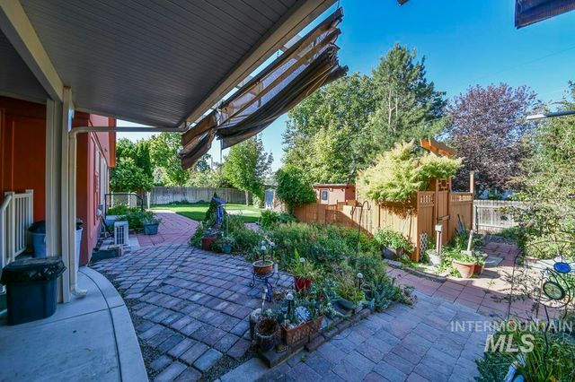 2214 Washington, Caldwell, ID 83605