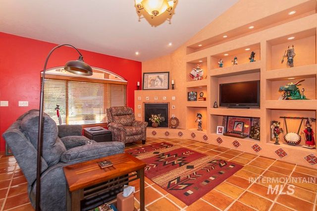 2214 Washington, Caldwell, ID 83605