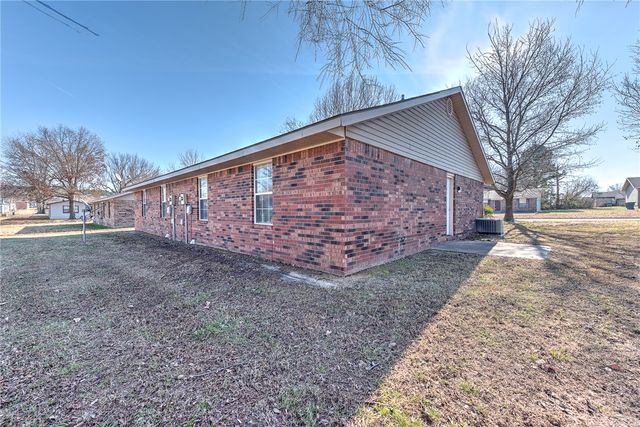 4418 & 4420 W Franciscan Trail, Fayetteville, AR 72704