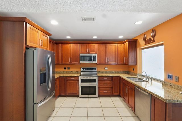 601 NW 71ST Avenue, Plantation, FL 33317