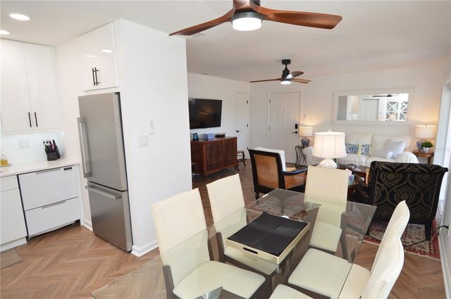 5048 BEACH DRIVE SE F, St Petersburg, FL 33705