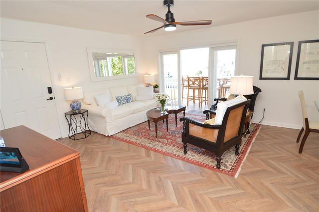 5048 BEACH DRIVE SE F, St Petersburg, FL 33705