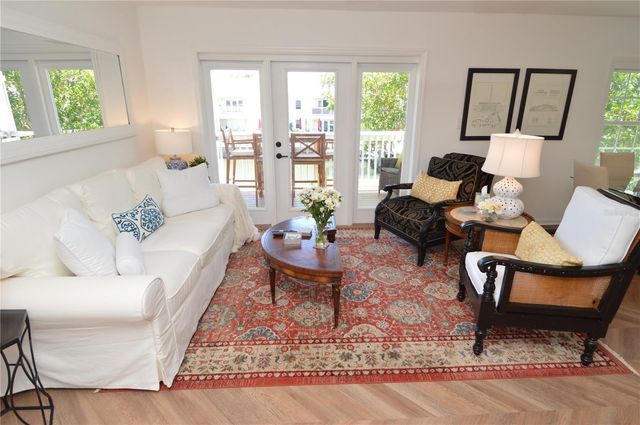 5048 BEACH DRIVE SE F, St Petersburg, FL 33705