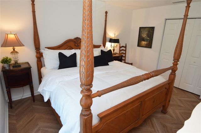 5048 BEACH DRIVE SE F, St Petersburg, FL 33705