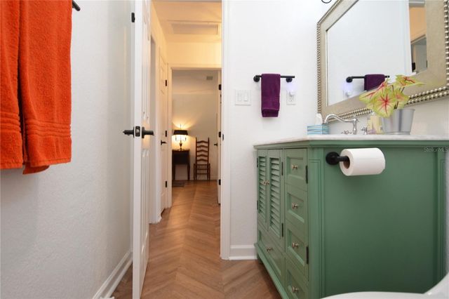 5048 BEACH DRIVE SE F, St Petersburg, FL 33705