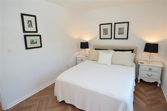 5048 BEACH DRIVE SE F, St Petersburg, FL 33705