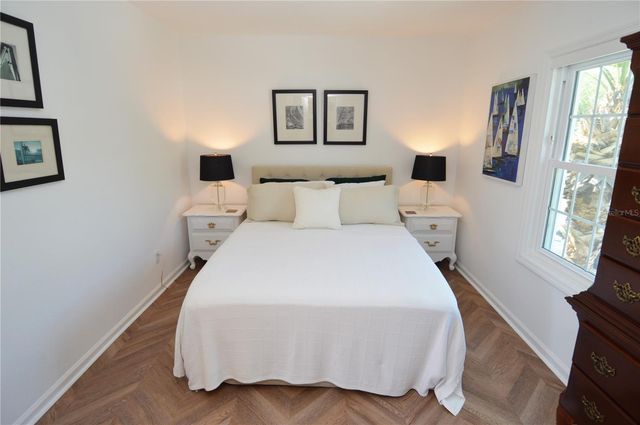 5048 BEACH DRIVE SE F, St Petersburg, FL 33705