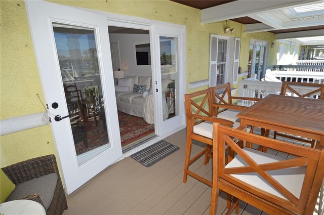 5048 BEACH DRIVE SE F, St Petersburg, FL 33705