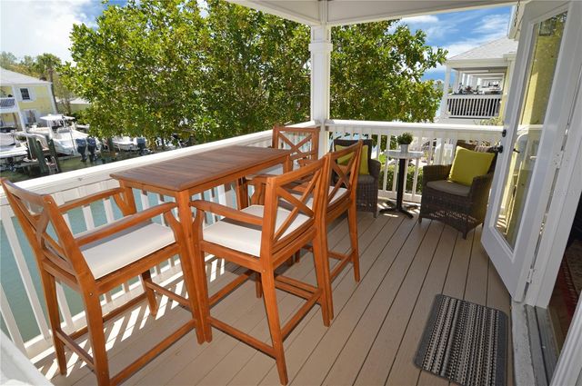 5048 BEACH DRIVE SE F, St Petersburg, FL 33705