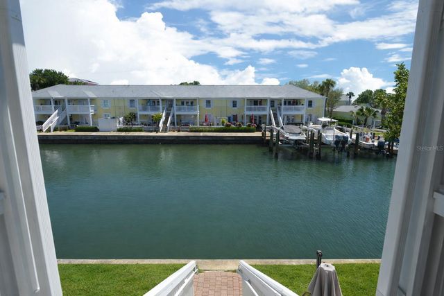 5048 BEACH DRIVE SE F, St Petersburg, FL 33705