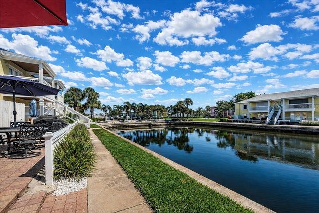 5048 BEACH DRIVE SE F, St Petersburg, FL 33705