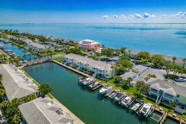 5048 BEACH DRIVE SE F, St Petersburg, FL 33705