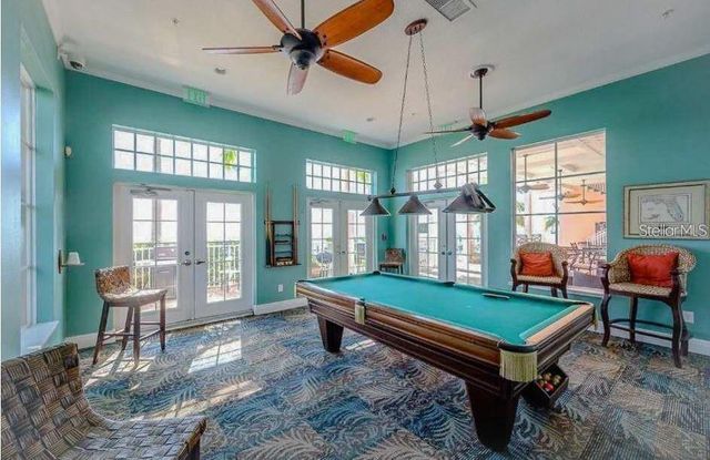 5048 BEACH DRIVE SE F, St Petersburg, FL 33705