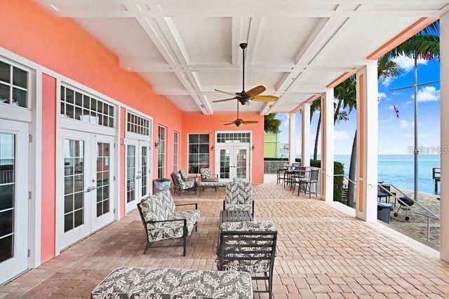 5048 BEACH DRIVE SE F, St Petersburg, FL 33705