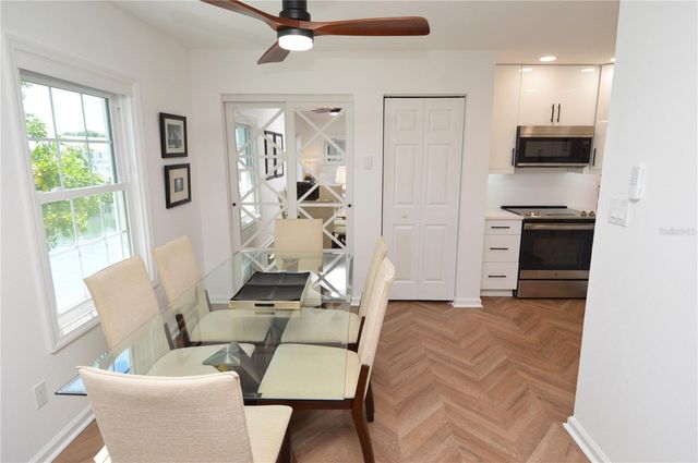 5048 BEACH DRIVE SE F, St Petersburg, FL 33705