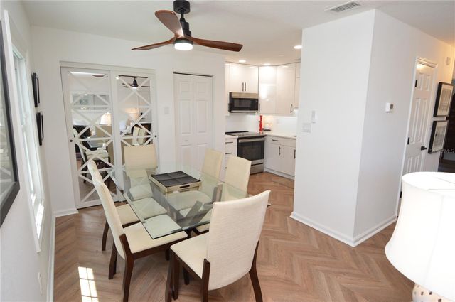 5048 BEACH DRIVE SE F, St Petersburg, FL 33705