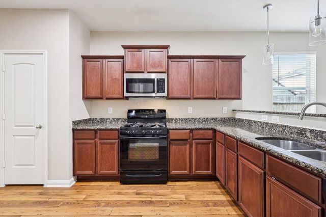 1819 Opal Peach Drive, Rosharon, TX 77583