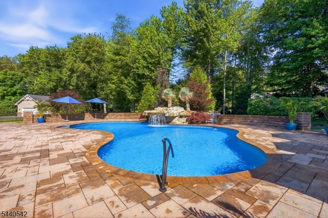 65 Washington Valley Rd, Warren Twp., NJ 07059