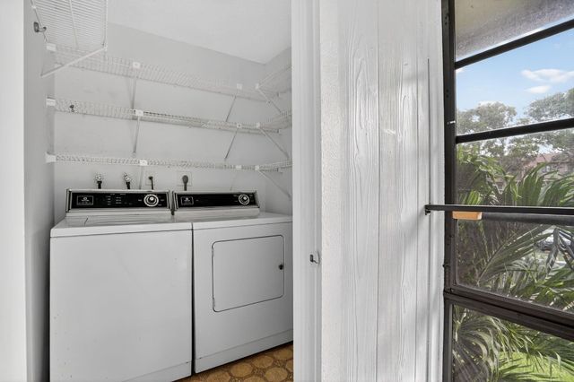 7711 Ashmont 215, Tamarac, FL 33321