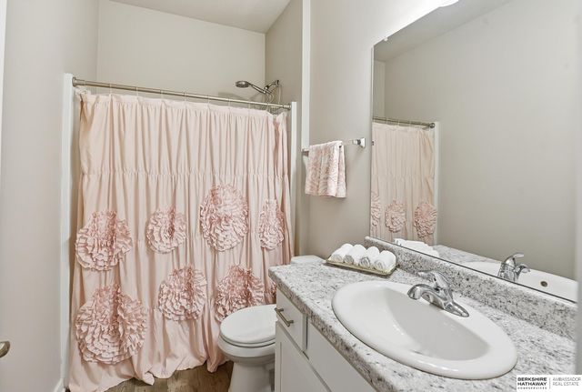 7165 N 167th Street, Bennington, NE 68007