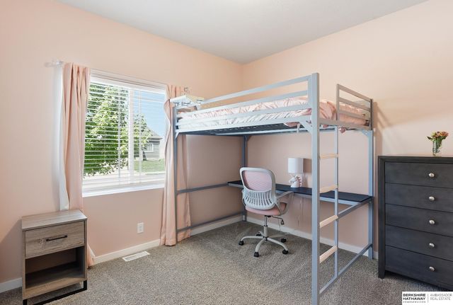 7165 N 167th Street, Bennington, NE 68007