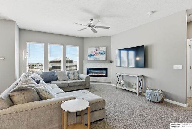 7165 N 167th Street, Bennington, NE 68007