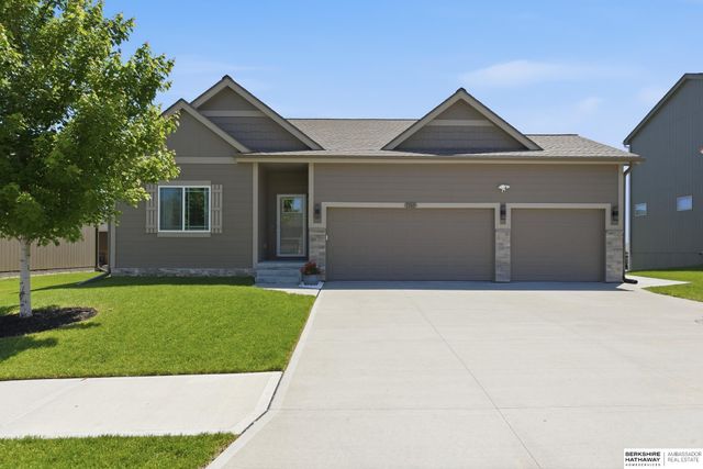 7165 N 167th Street, Bennington, NE 68007