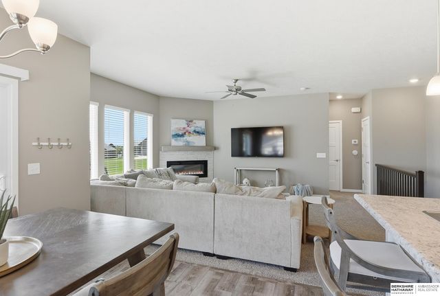7165 N 167th Street, Bennington, NE 68007