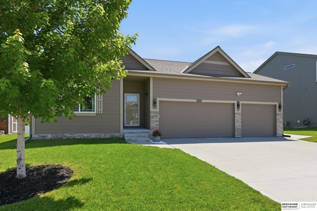 7165 N 167th Street, Bennington, NE 68007