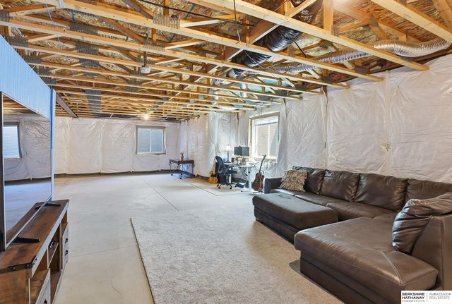 7165 N 167th Street, Bennington, NE 68007