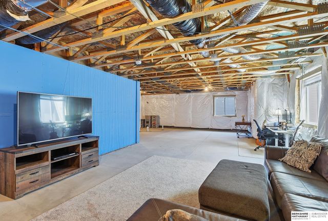 7165 N 167th Street, Bennington, NE 68007