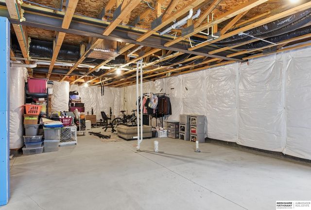 7165 N 167th Street, Bennington, NE 68007