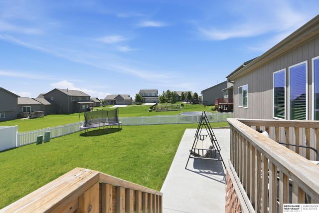 7165 N 167th Street, Bennington, NE 68007