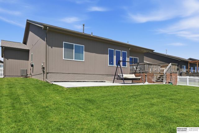 7165 N 167th Street, Bennington, NE 68007