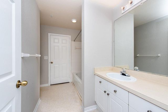 18001 RICHMOND PLACE DRIVE 1032, Tampa, FL 33647