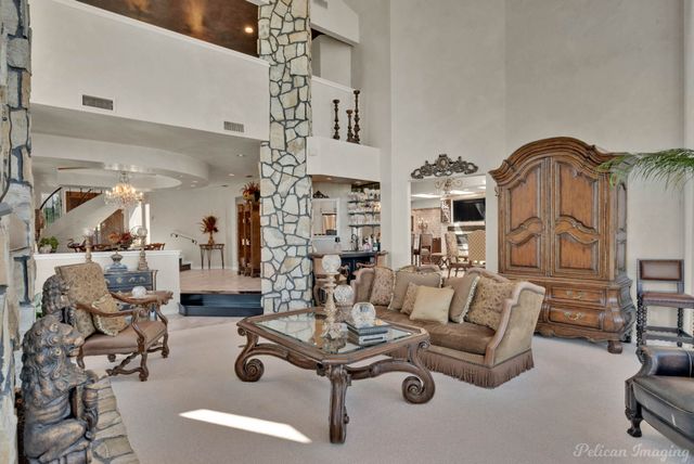 5705 Shoreline Drive, Shreveport, LA 71119