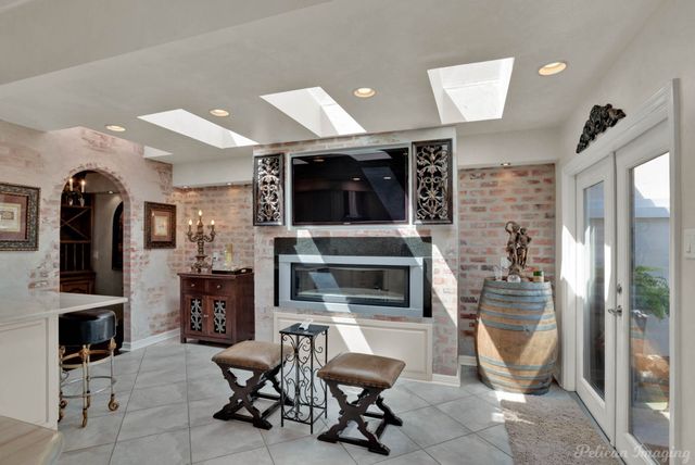 5705 Shoreline Drive, Shreveport, LA 71119