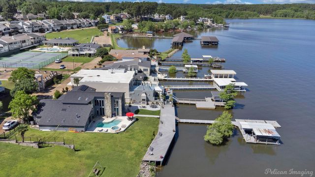 5705 Shoreline Drive, Shreveport, LA 71119