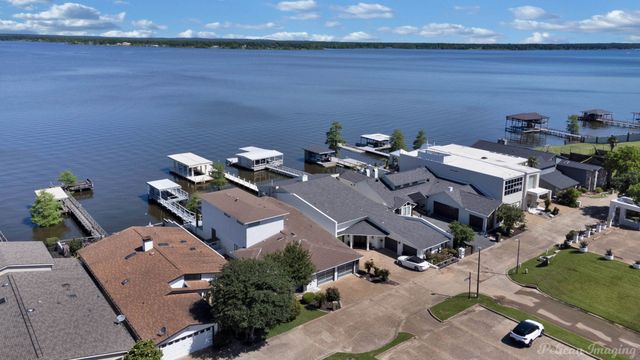 5705 Shoreline Drive, Shreveport, LA 71119