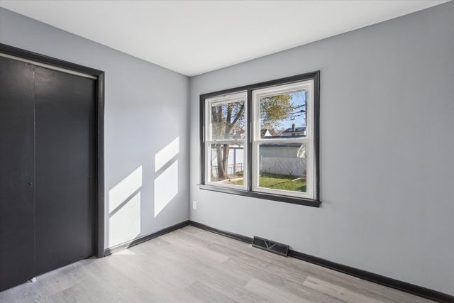 17641 Burnham Avenue, Lansing, IL 60438