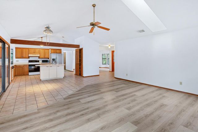 1090 SE Buttonwood Circle SE, Stuart, FL 34997