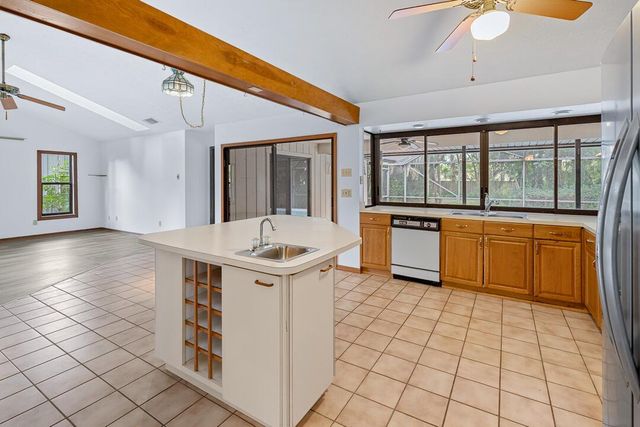 1090 SE Buttonwood Circle SE, Stuart, FL 34997