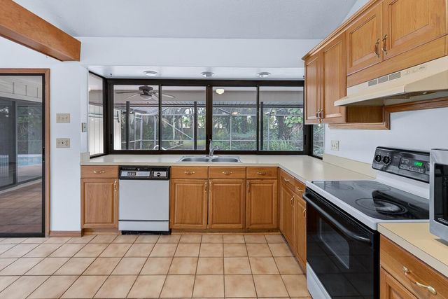 1090 SE Buttonwood Circle SE, Stuart, FL 34997