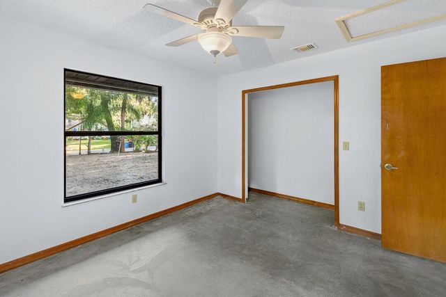 1090 SE Buttonwood Circle SE, Stuart, FL 34997