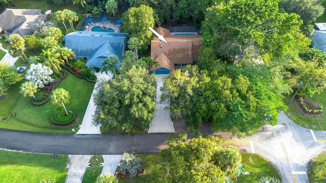 1090 SE Buttonwood Circle SE, Stuart, FL 34997